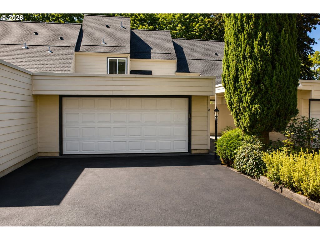 381 Ne VILLAGE SQUIRE Ave 2, Gresham, OR 97030