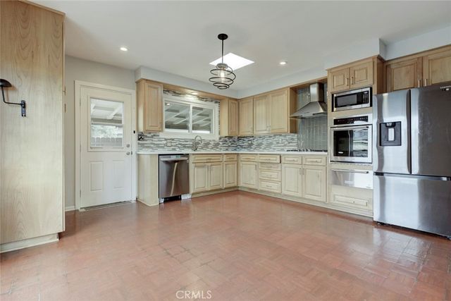 7732 Westland, North Hollywood, CA 91605