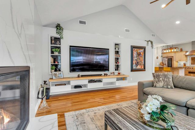 21 Buttonwood Drive, Dix Hills, NY 11746