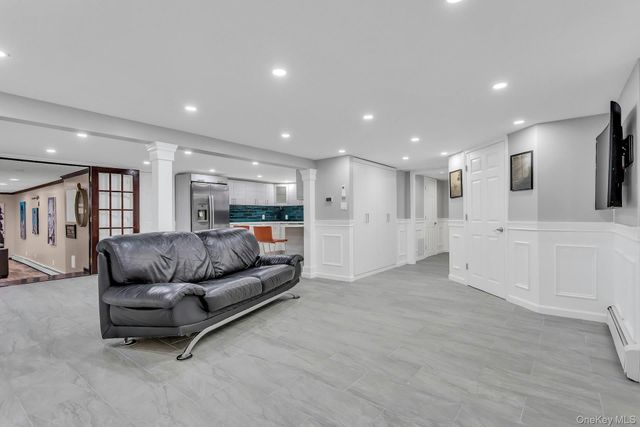 21 Buttonwood Drive, Dix Hills, NY 11746