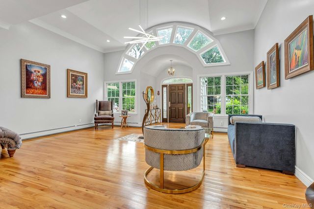 21 Buttonwood Drive, Dix Hills, NY 11746