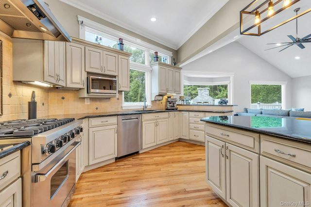 21 Buttonwood Drive, Dix Hills, NY 11746