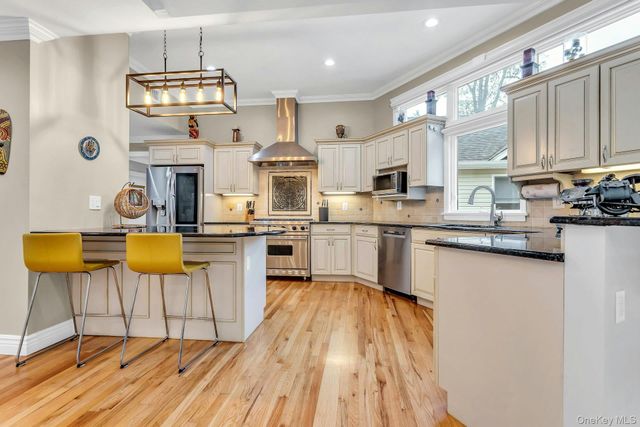 21 Buttonwood Drive, Dix Hills, NY 11746