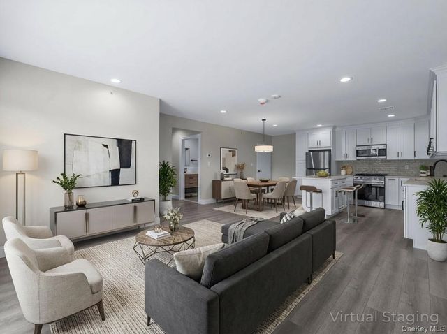 110 School Street 7, Glen Cove, NY 11542