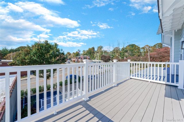 110 School Street 7, Glen Cove, NY 11542