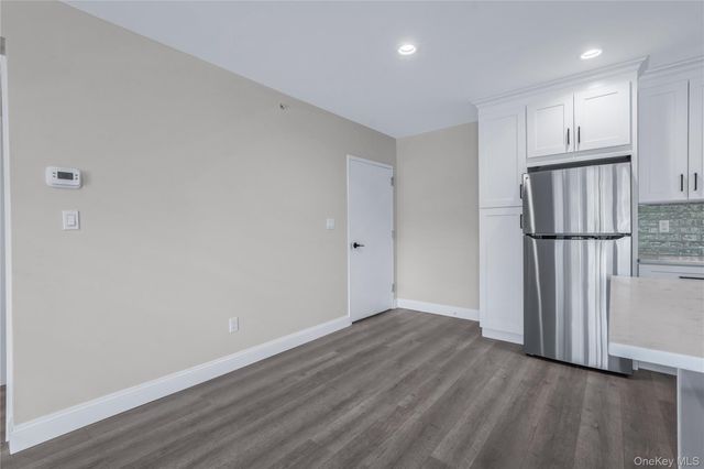 110 School Street 7, Glen Cove, NY 11542