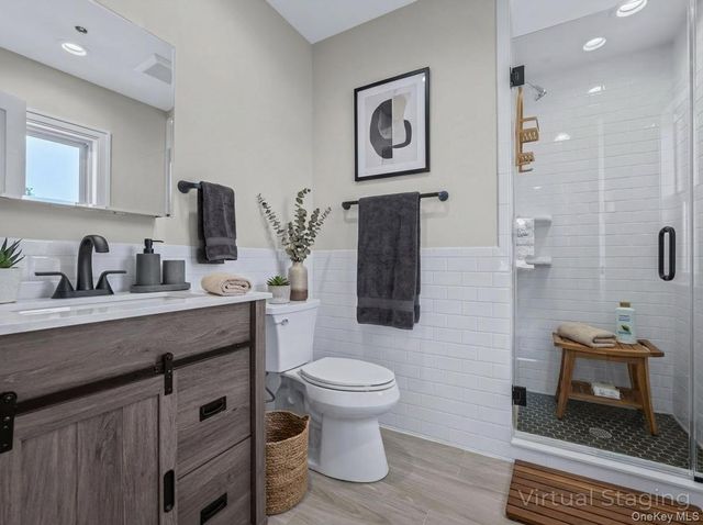 110 School Street 7, Glen Cove, NY 11542