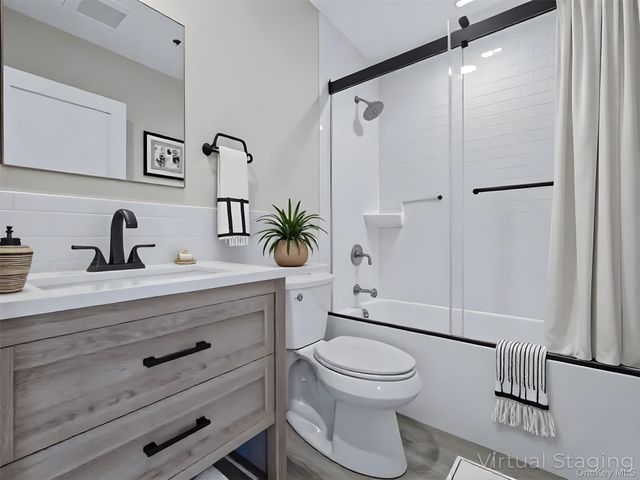 110 School Street 7, Glen Cove, NY 11542