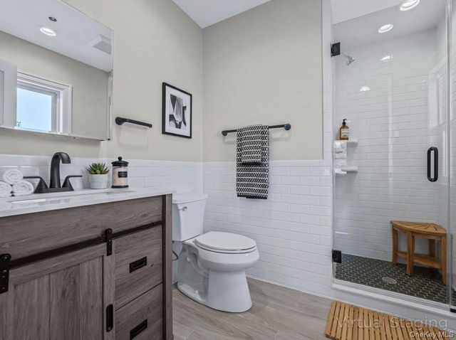 110 School Street 7, Glen Cove, NY 11542