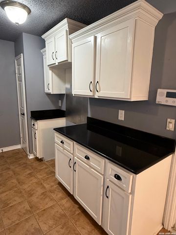 7259 Hardesty, San Antonio, TX 78250
