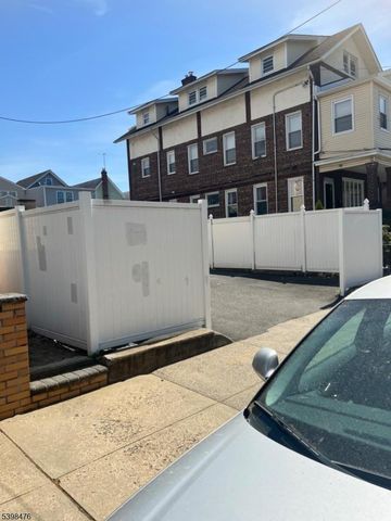 86 Bartholdi Ave, Jersey City, NJ 07305