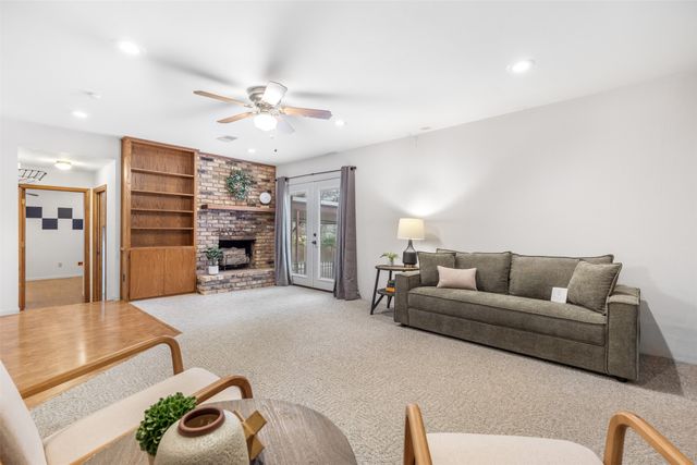 2713 Yorkshire, Sherman, TX 75092