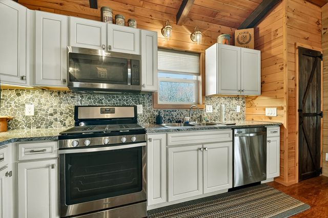 756 Mining Gap Conn, Young Harris, GA 30582