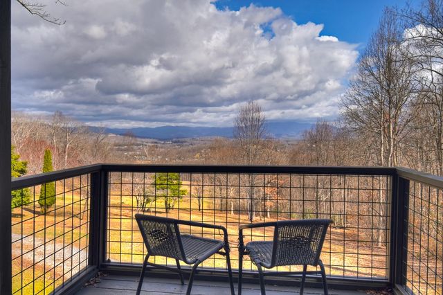 756 Mining Gap Conn, Young Harris, GA 30582