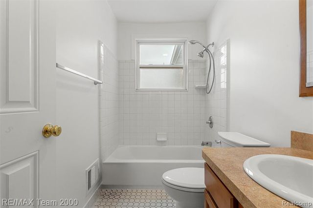 9624 Nathaline, Redford, MI 48239