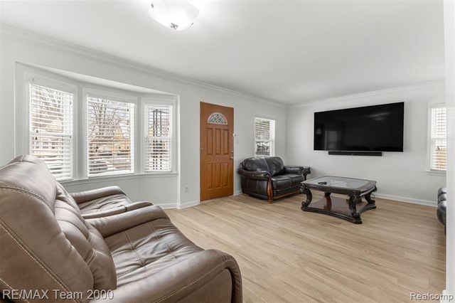 9624 Nathaline, Redford, MI 48239