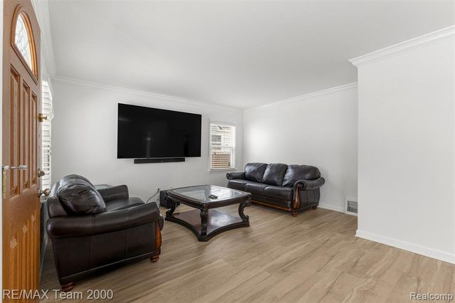 9624 Nathaline, Redford, MI 48239