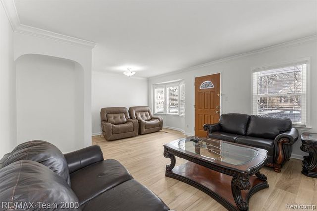 9624 Nathaline, Redford, MI 48239