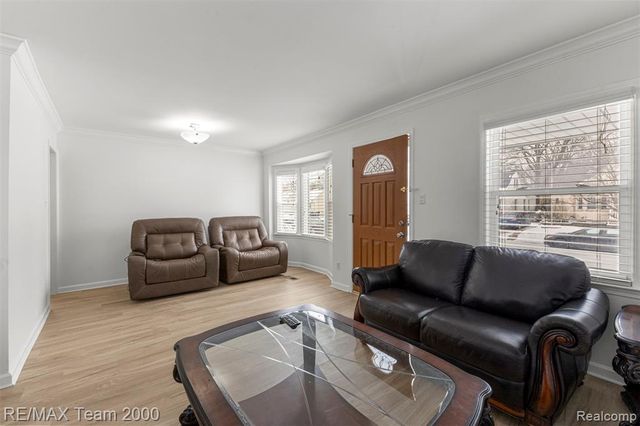 9624 Nathaline, Redford, MI 48239