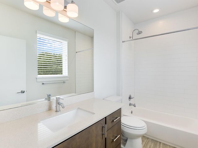 2301 Bluebonnet LN 12, Austin, TX 78704