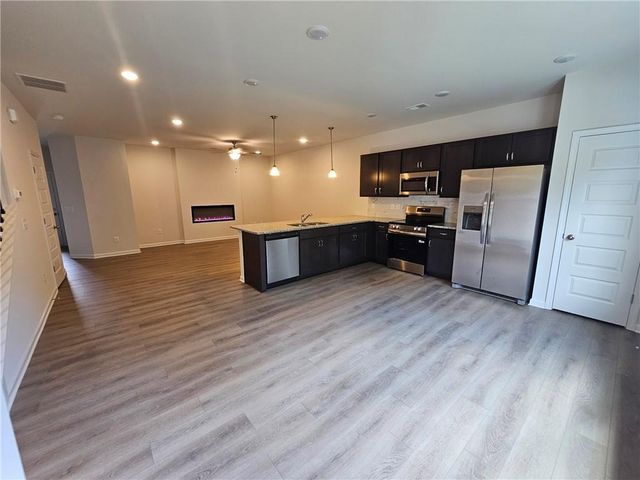 2460 RAVENCLIFF Drive, Austell, GA 30168