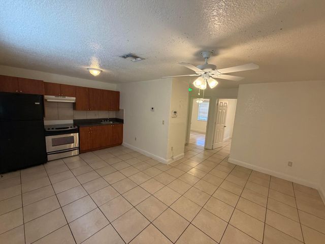 1309 NW 2nd Avenue 3, Pompano Beach, FL 33060