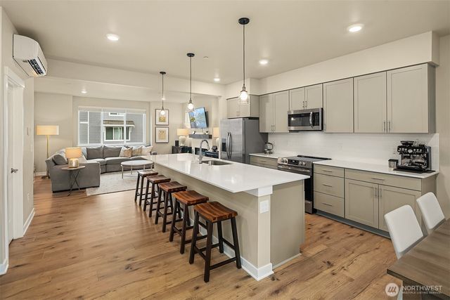 22928 80th Park West, Edmonds, WA 98026