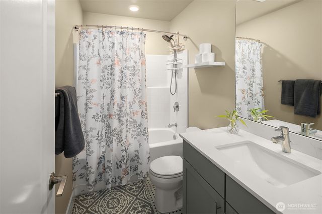 22928 80th Park West, Edmonds, WA 98026