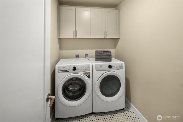 22928 80th Park West, Edmonds, WA 98026