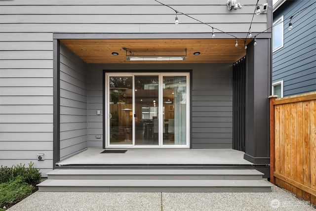 22928 80th Park West, Edmonds, WA 98026