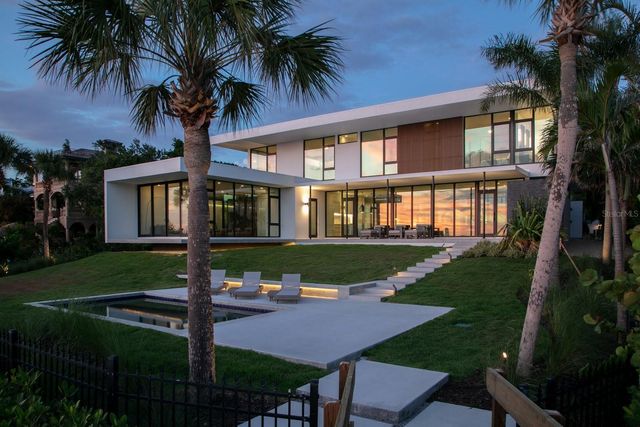 1500 BAYVIEW DRIVE, Sarasota, FL 34239