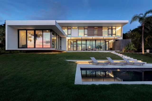 1500 BAYVIEW DRIVE, Sarasota, FL 34239