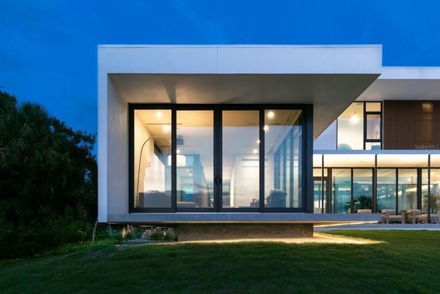 1500 BAYVIEW DRIVE, Sarasota, FL 34239