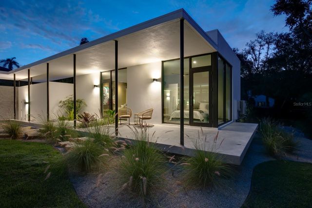 1500 BAYVIEW DRIVE, Sarasota, FL 34239