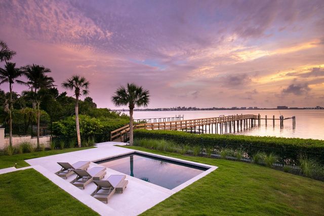 1500 BAYVIEW DRIVE, Sarasota, FL 34239