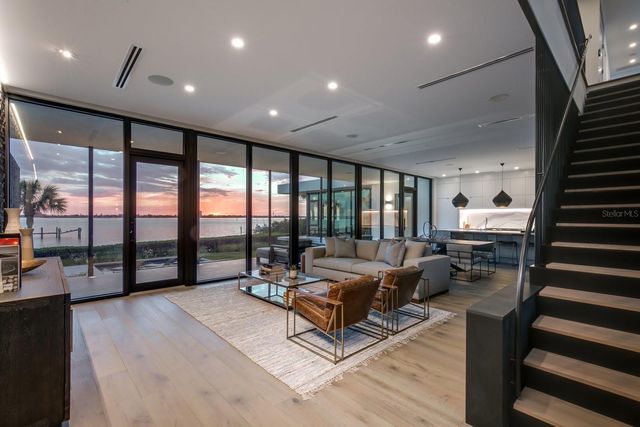 1500 BAYVIEW DRIVE, Sarasota, FL 34239