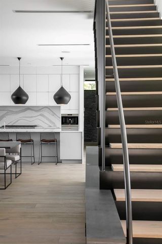 1500 BAYVIEW DRIVE, Sarasota, FL 34239