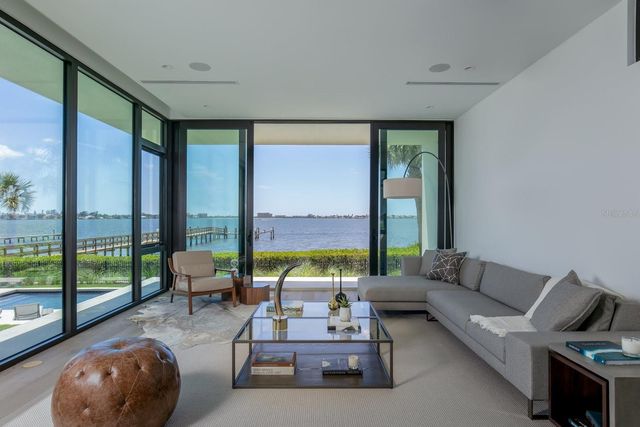 1500 BAYVIEW DRIVE, Sarasota, FL 34239