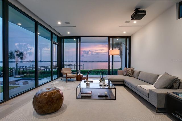 1500 BAYVIEW DRIVE, Sarasota, FL 34239