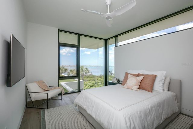 1500 BAYVIEW DRIVE, Sarasota, FL 34239