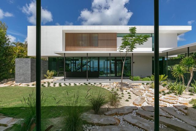 1500 BAYVIEW DRIVE, Sarasota, FL 34239