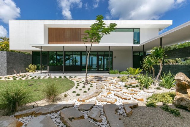 1500 BAYVIEW DRIVE, Sarasota, FL 34239