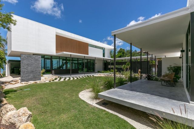 1500 BAYVIEW DRIVE, Sarasota, FL 34239