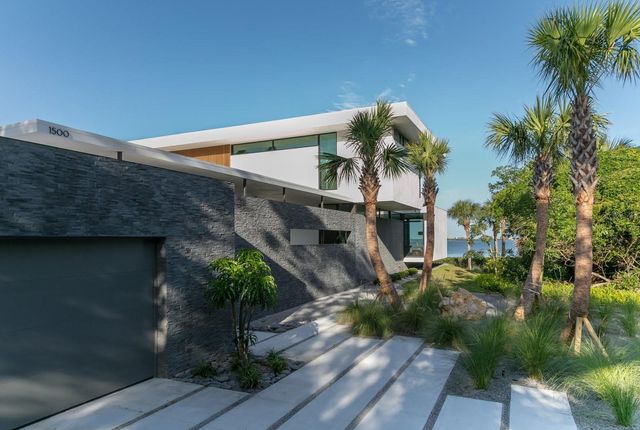 1500 BAYVIEW DRIVE, Sarasota, FL 34239