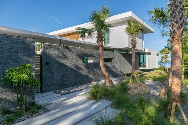 1500 BAYVIEW DRIVE, Sarasota, FL 34239