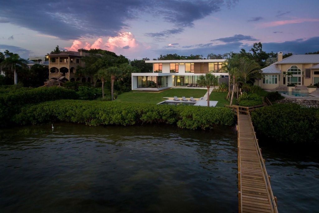 1500 BAYVIEW DRIVE, Sarasota, FL 34239