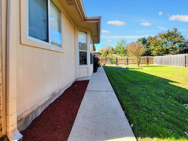 1508 Natural Bridge LN, Pflugerville, TX 78660