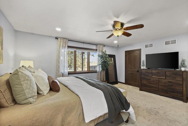 946 Canal Road, Marshall, WI 53559