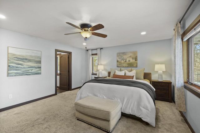 946 Canal Road, Marshall, WI 53559