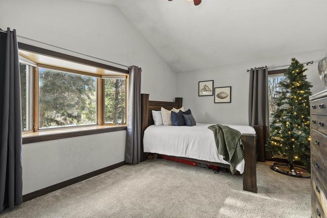 946 Canal Road, Marshall, WI 53559